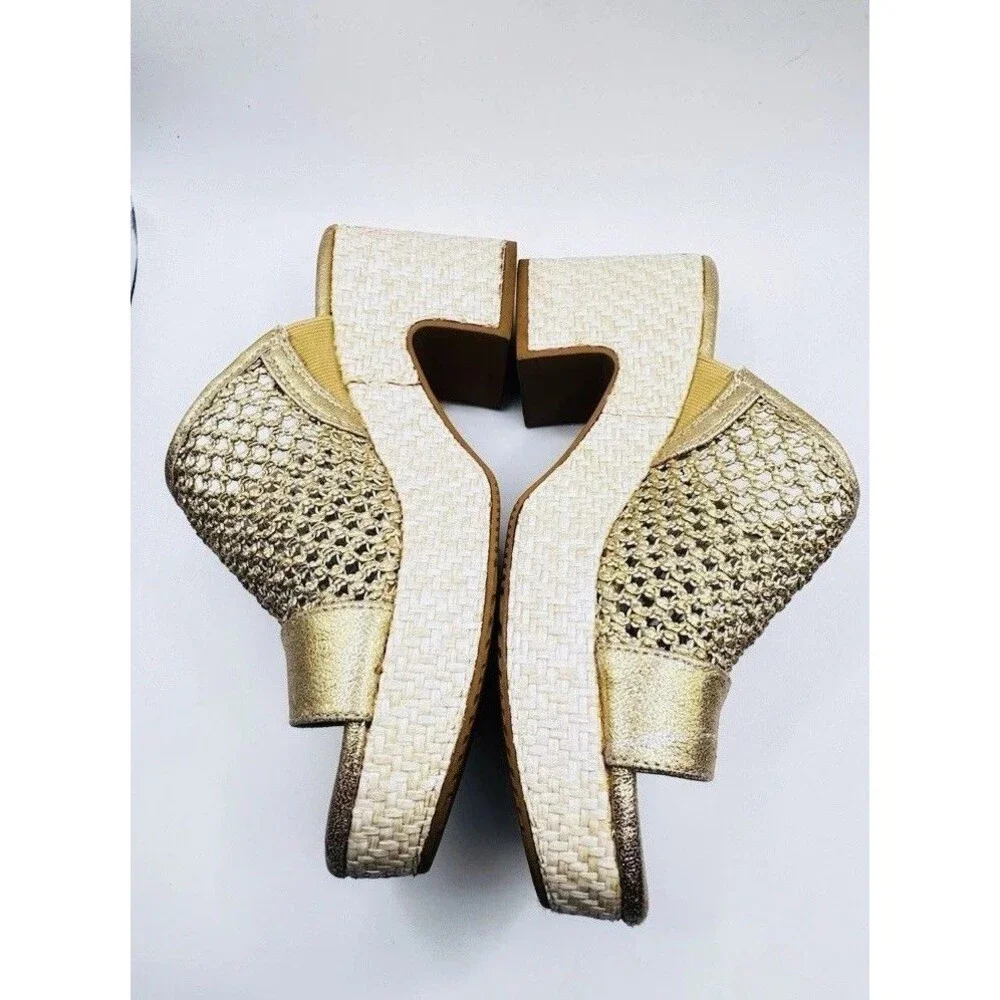 Baretraps Womens Size 7 Gold Metallic Platform Sandals Woven Boho 3” Heel